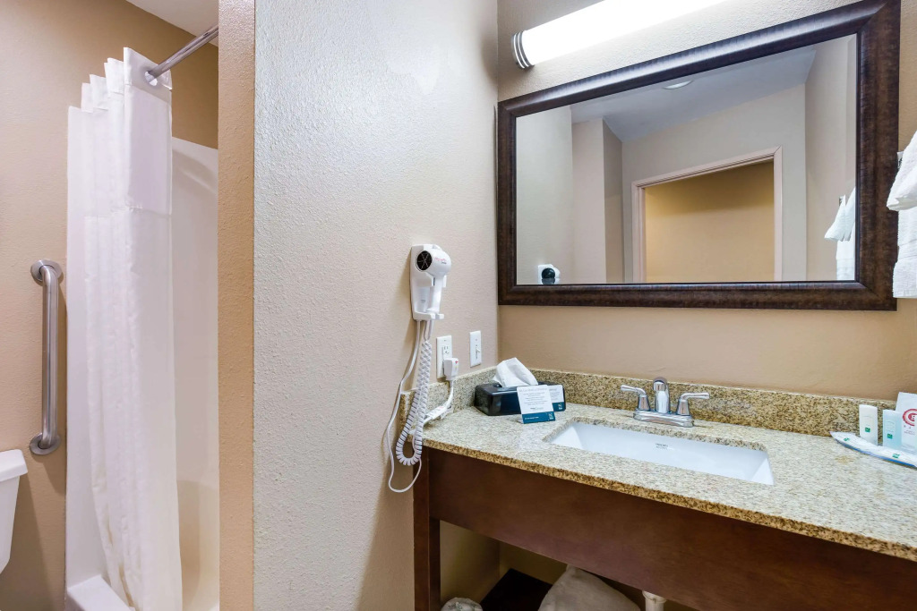 Quality Inn I-70 Near Kansas Speedway