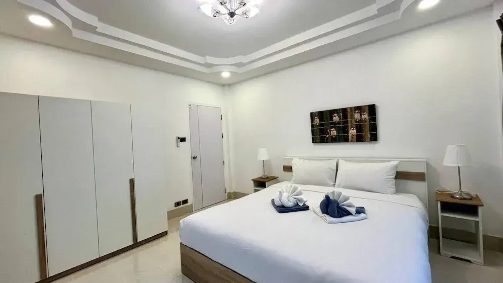Valley 40 - 2 bdr Private Villa Near Phuket Town