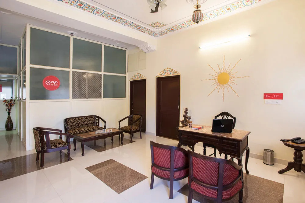 OYO 384 Hotel Noble House