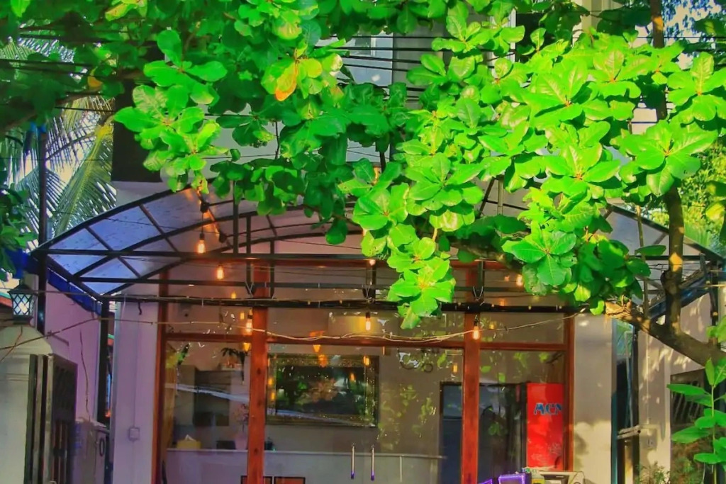 The Lodge Yangon Poshtel - Hostel