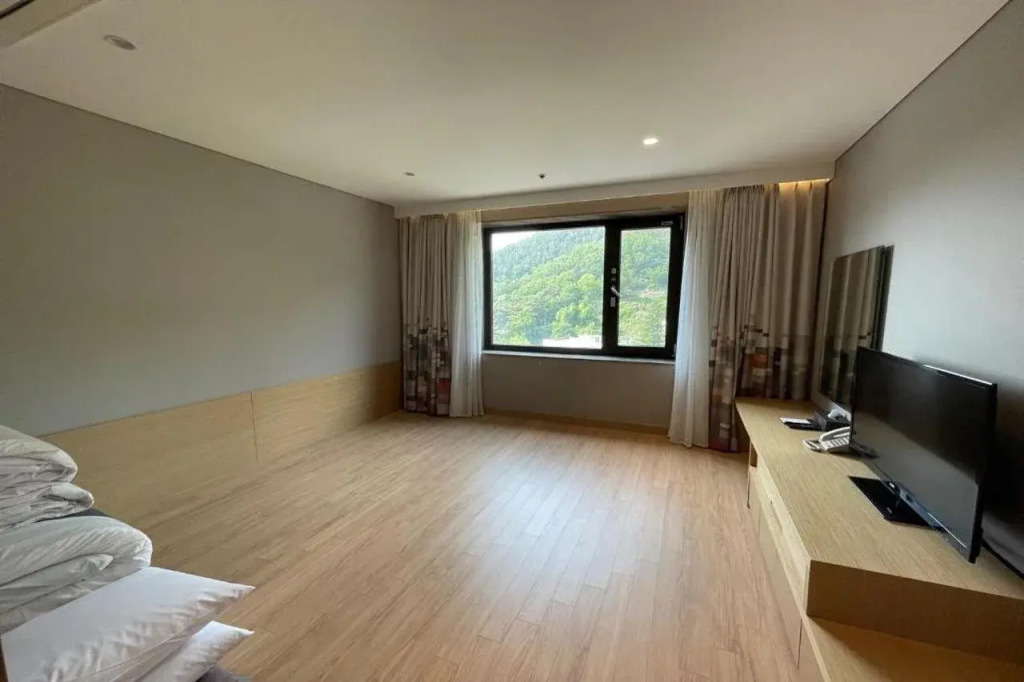 Mudeung Park Hotel