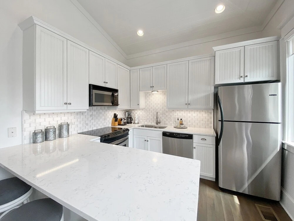 The At Rosemary Carriage House 1 Bedroom Villa by Redawning