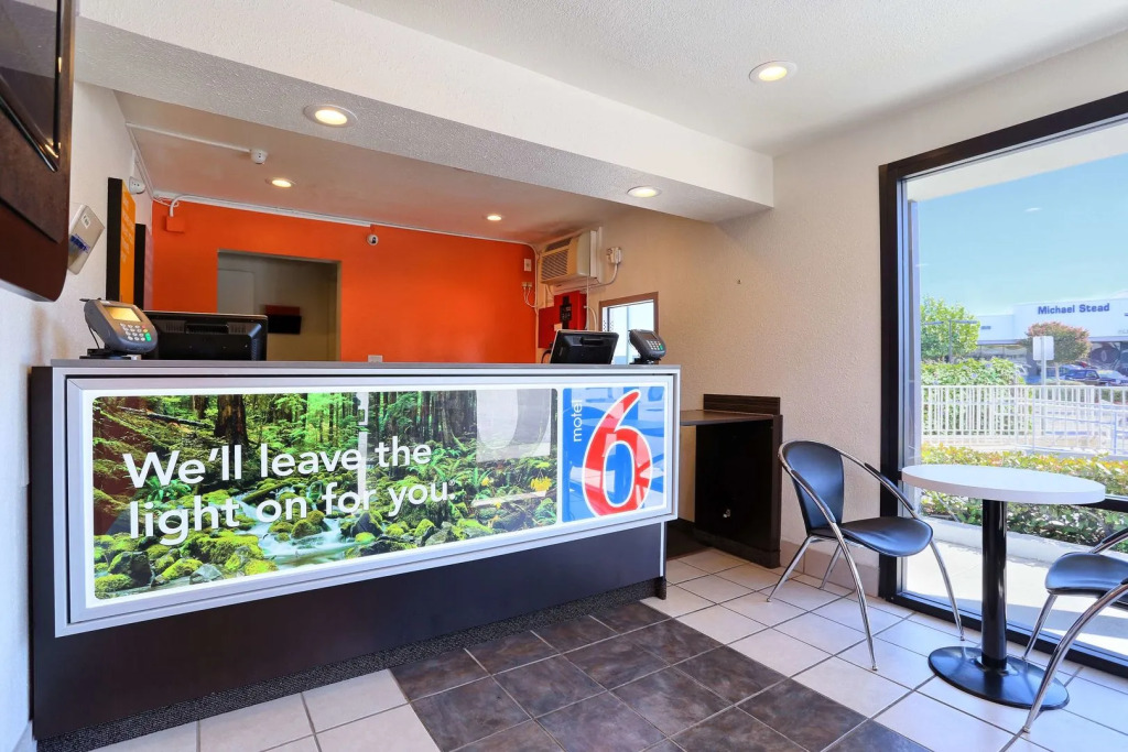Super 8 by Wyndham Walnut Creek