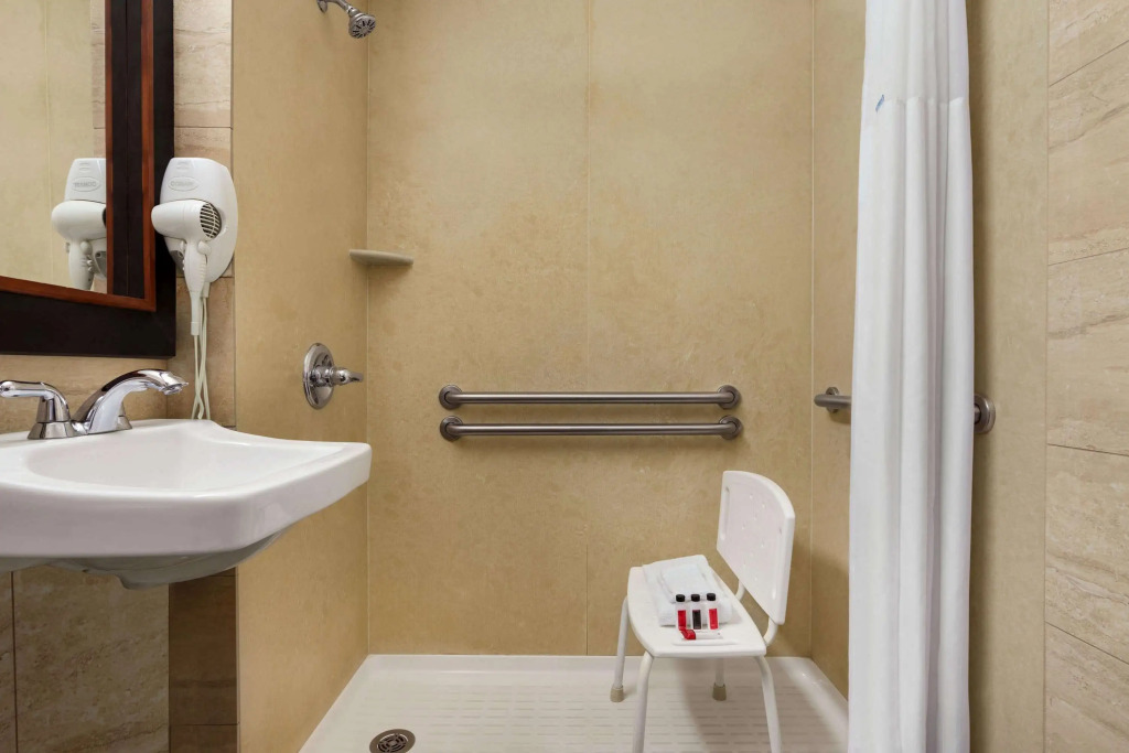Days Inn - Long Island City