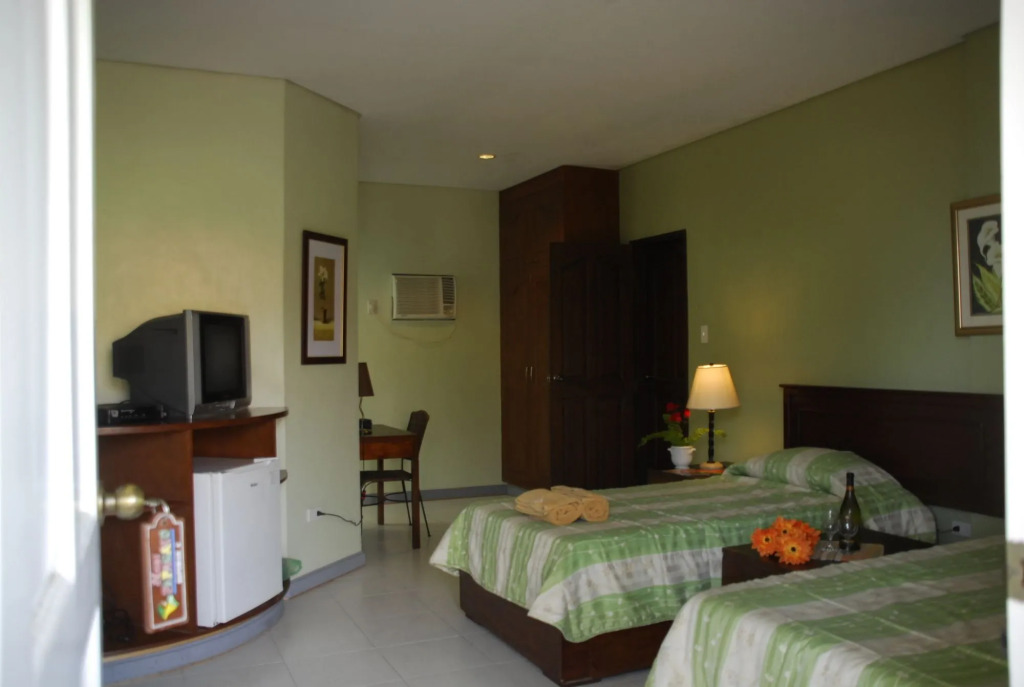 Playa Papagayo Beach Inn