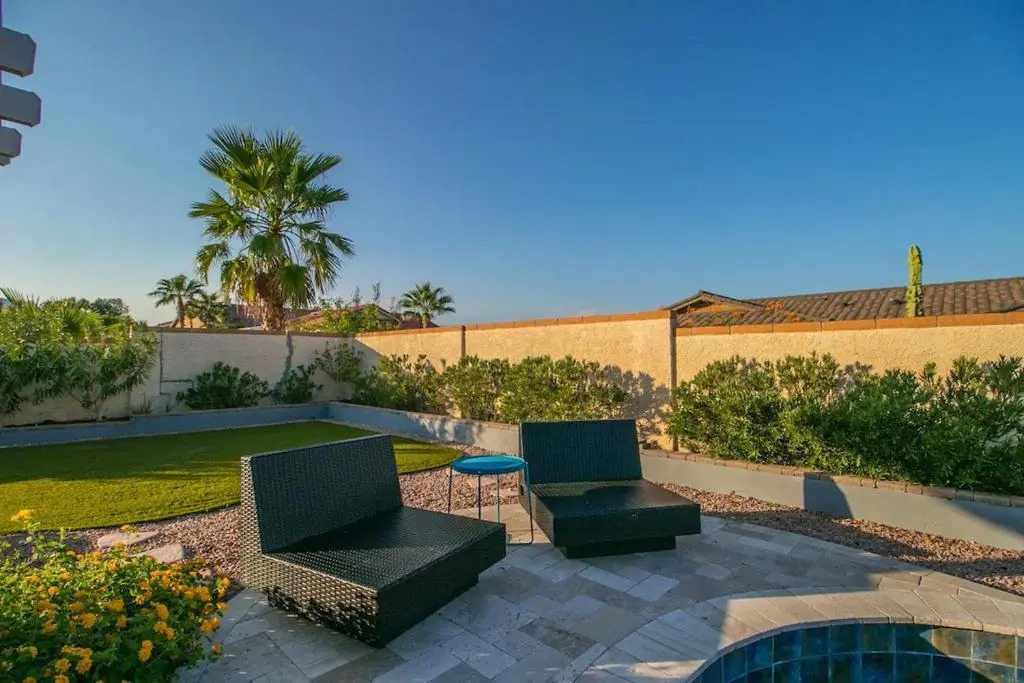 Spectacular Hilltop Home W/resort Like Backyard!