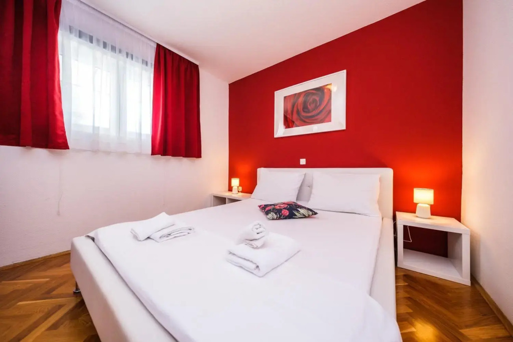Family friendly apartments with a swimming pool Mavarstica, Ciovo - 18744