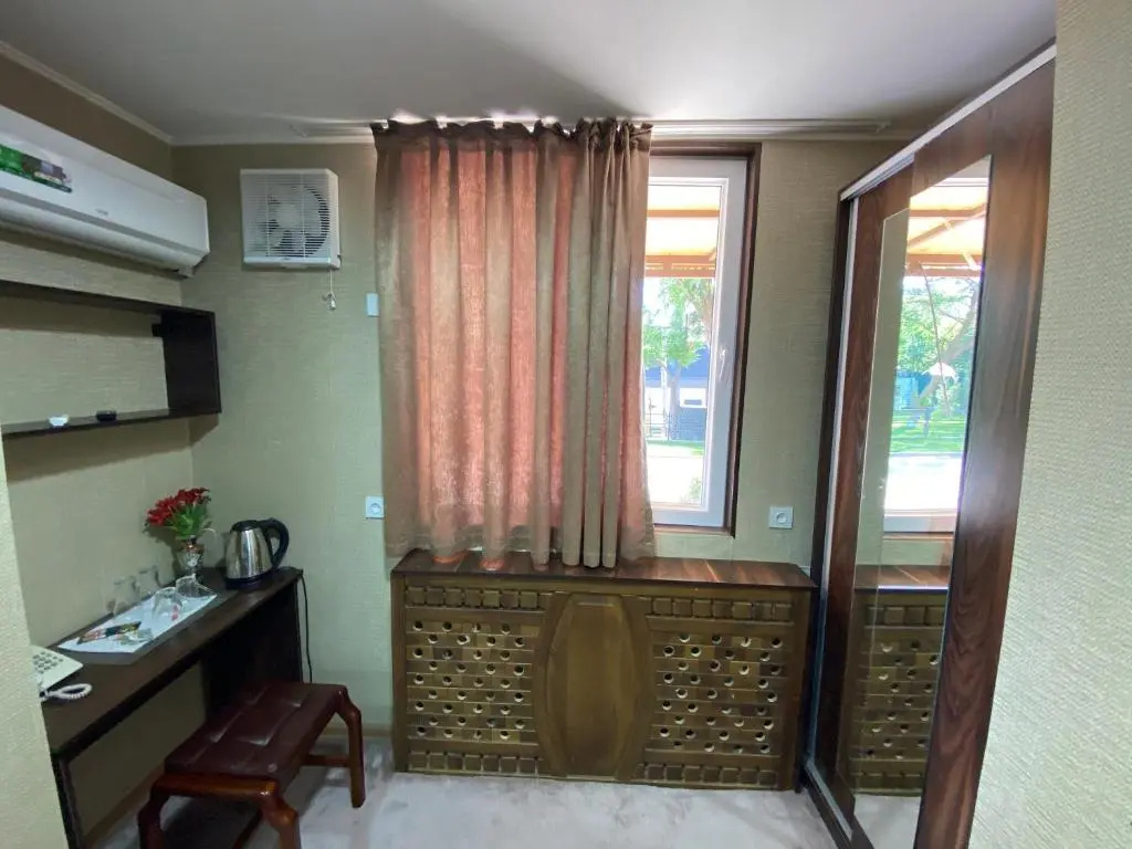 BUDGET HOTEL and HOSTEL