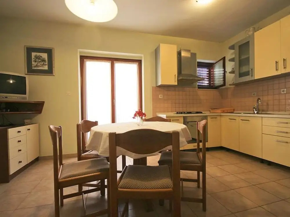 Family Ground Floor Apartment, Close to the Beach