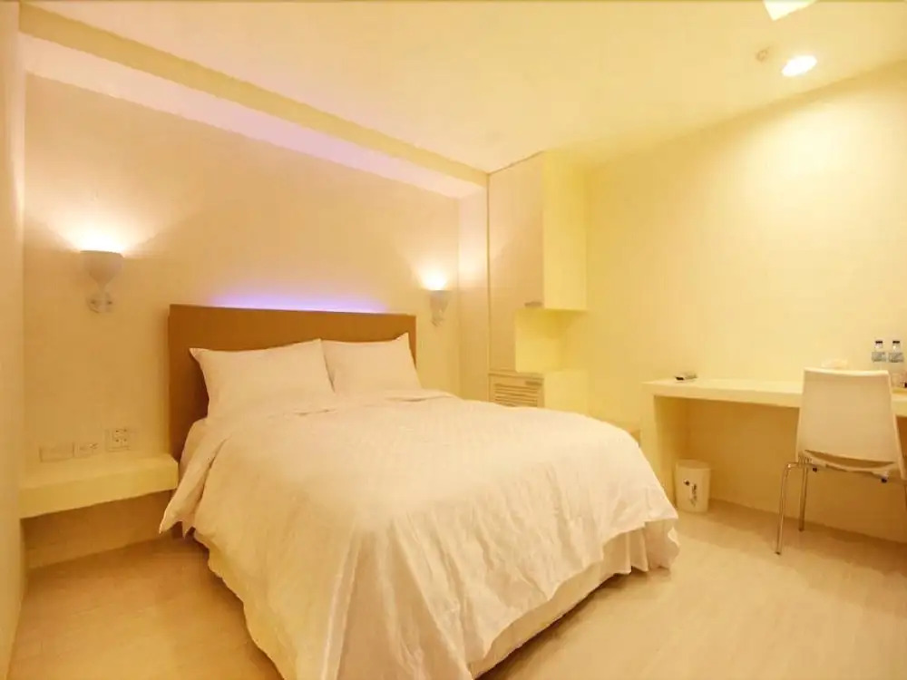 Skyroom 2
