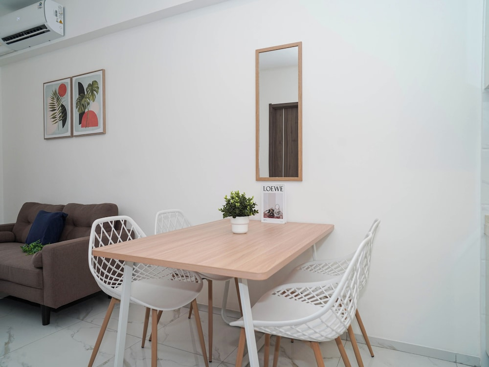 Tranquil 2Br For 4 Pax At Sky House Bsd Apartment