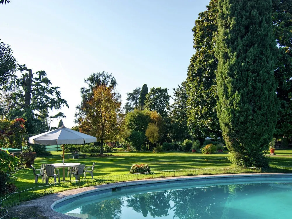 Luxurious Mansion in Crespignaga With Swimming Pool