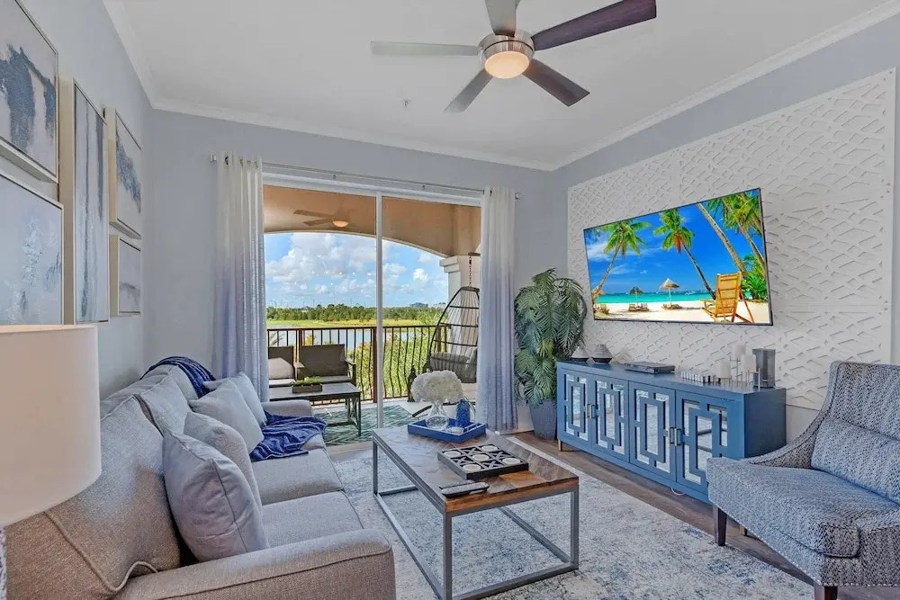 Condo w/ Prime View of Lake, Pool & Fireworks!