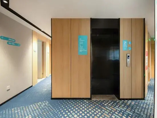 City Comfort Inn Hotel (Hechi Yizhou Longjiang Second Bridge)