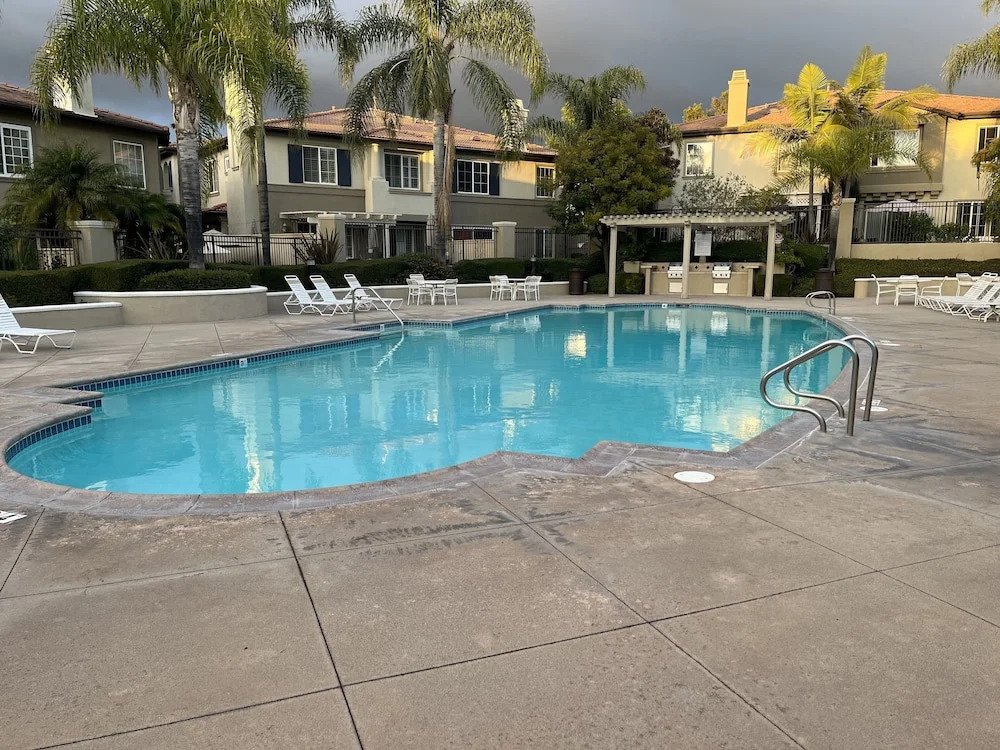 Beautiful 3 Bedroom Townhome in Irvine