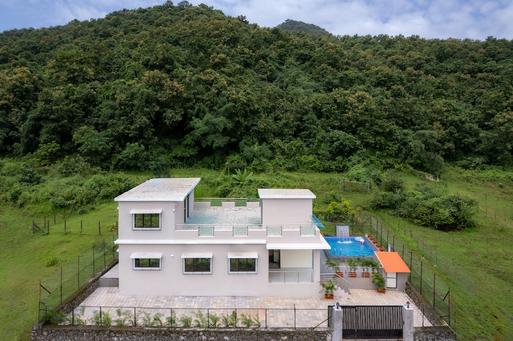 Alaya Stays The Fernstead 5BHK Villa