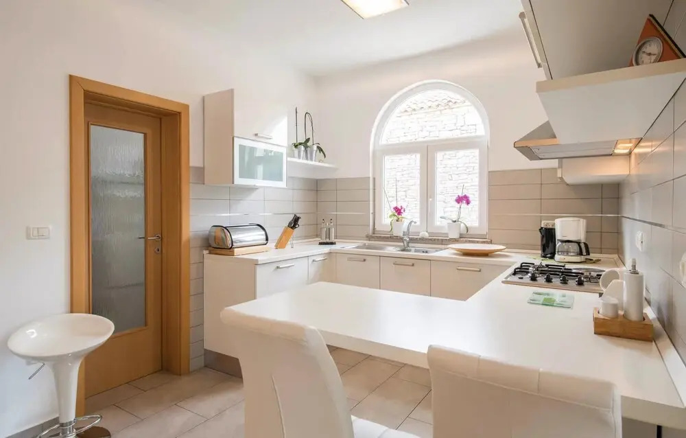 Awesome Home in Vodnjan With 3 Bedrooms, Internet and Outdoor Swimming Pool