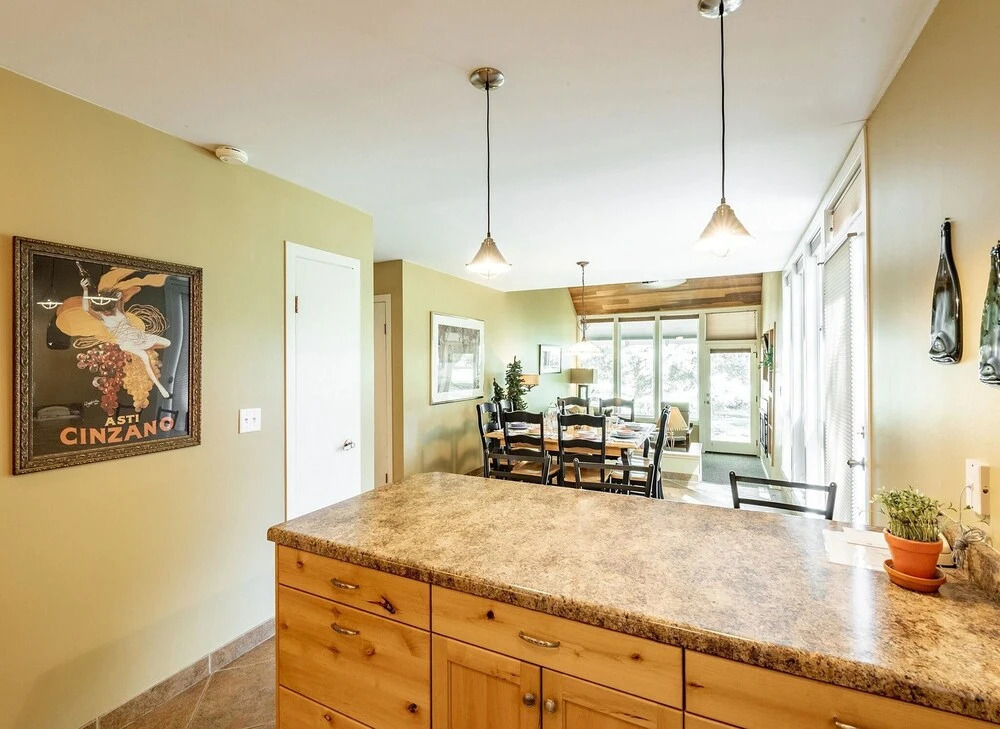 Pay Day Condominiums