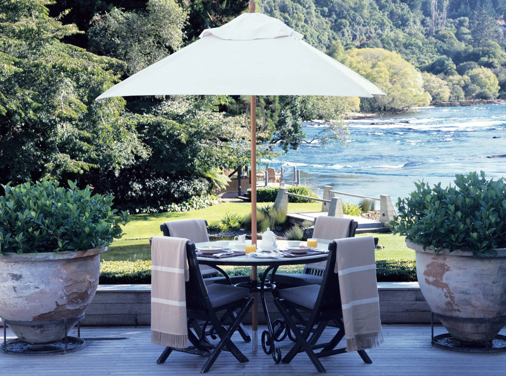 Huka Lodge, Beckons