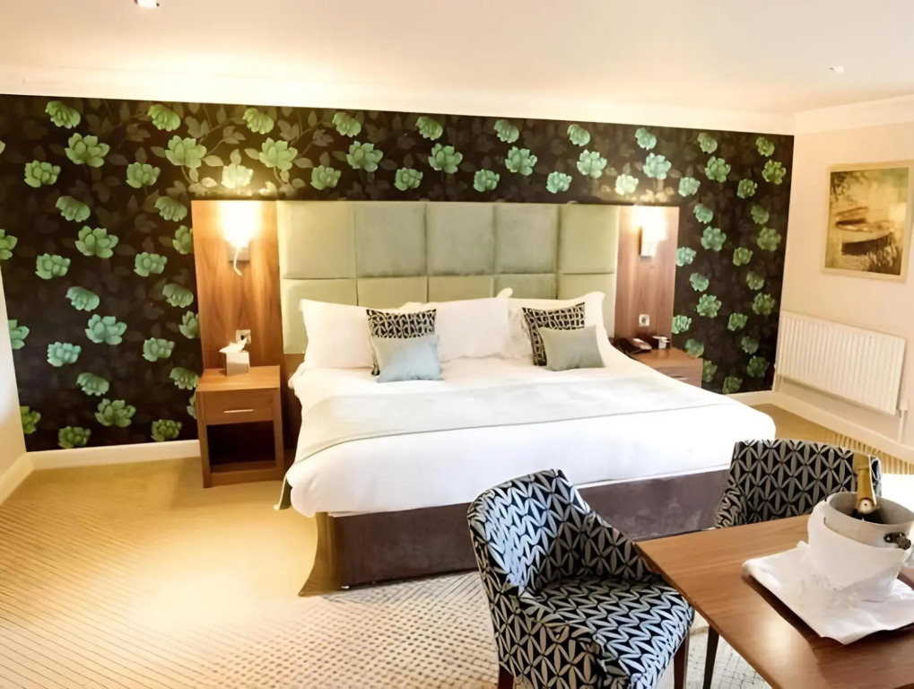 Waterton Park Hotel