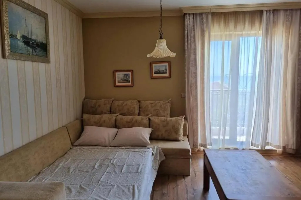 Villa Allegra 2 slaapk appartement A3, zeezicht, 50m van de zee