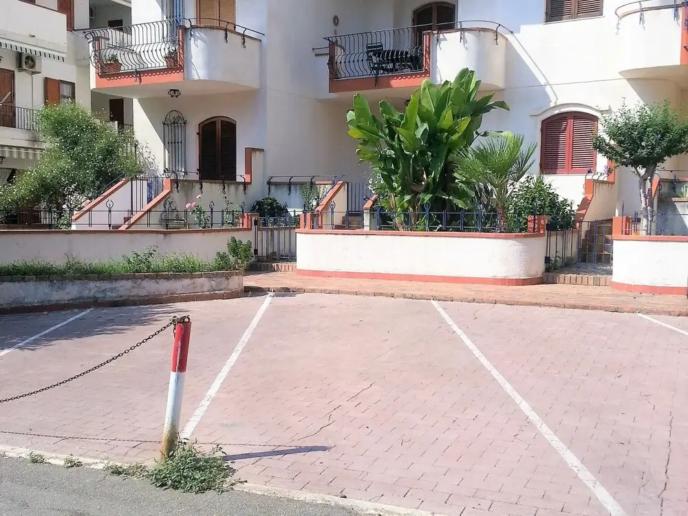 Comfortable Apartment In Giardini Naxos With Garden