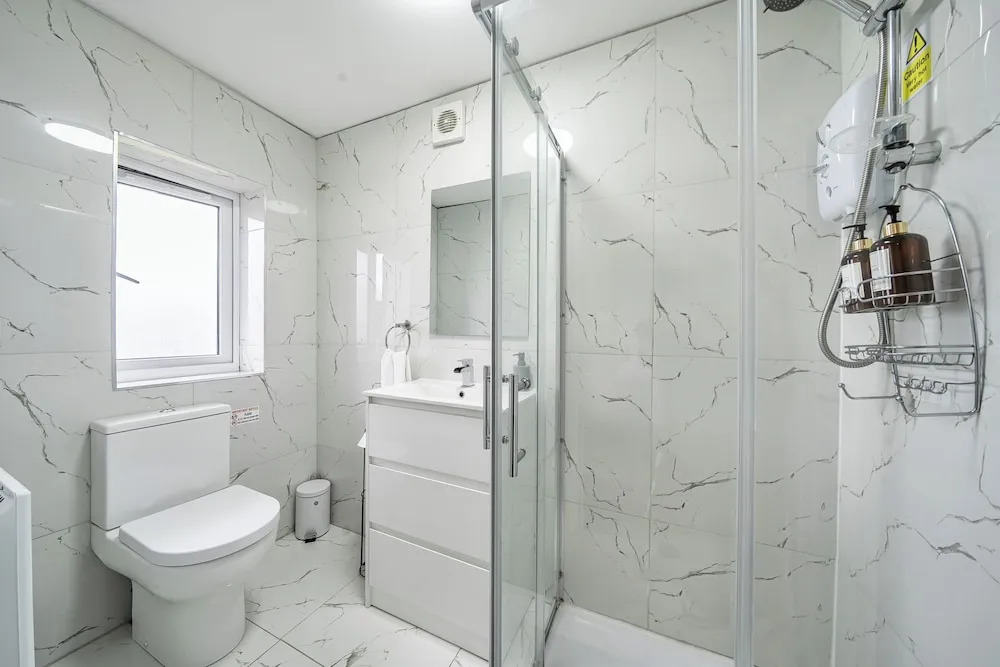 2 Bed Apartment Sleeps 3 -smart Tv -private Garden