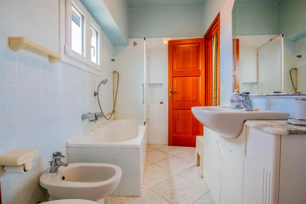 Apartment in the main square of Capoliveri with sea view-In Piazza Vista Mare