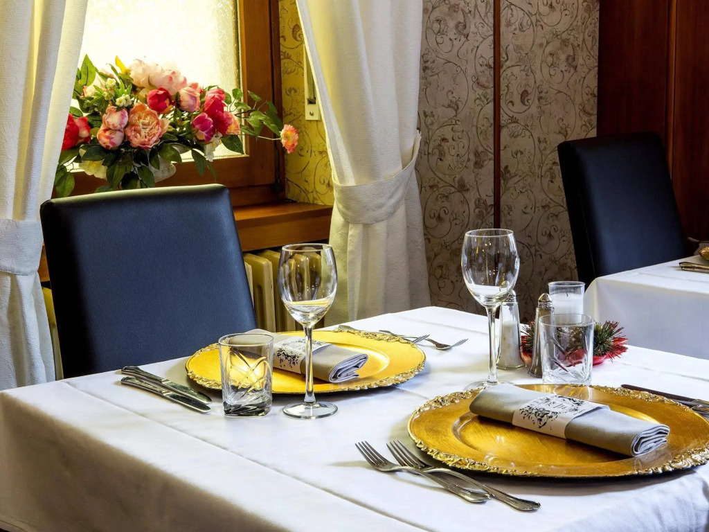 Logis Hôtel Restaurant La Tête Des Faux