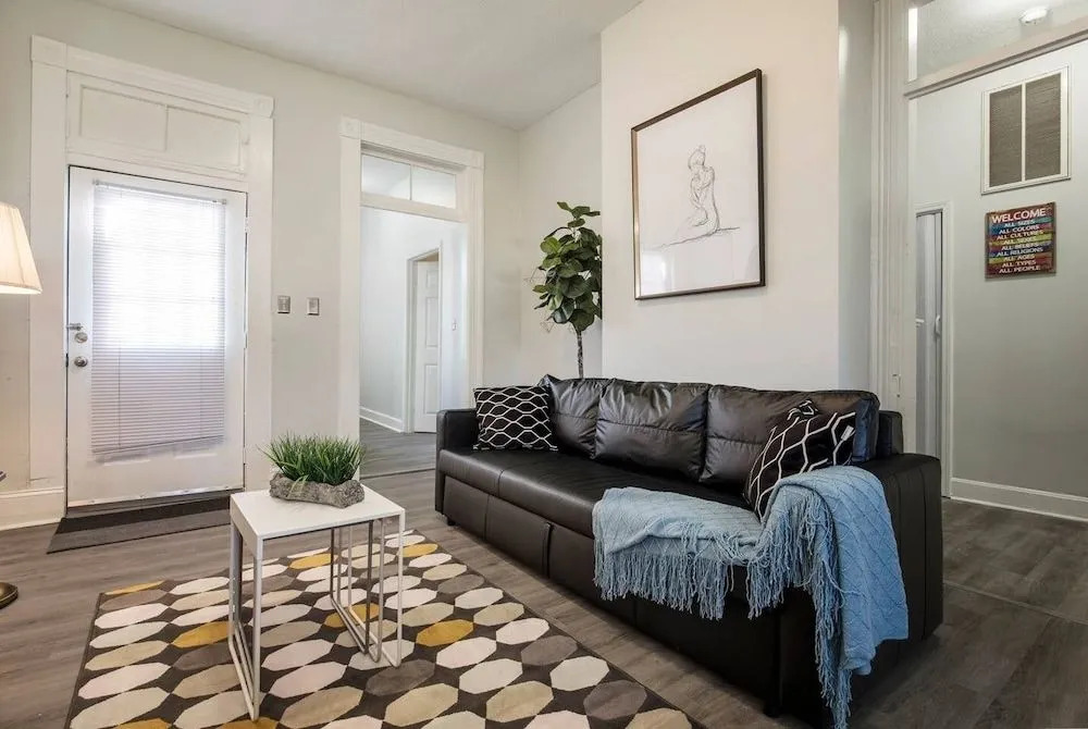 Louisville Dream House 4BR/2BA  by CozySuites