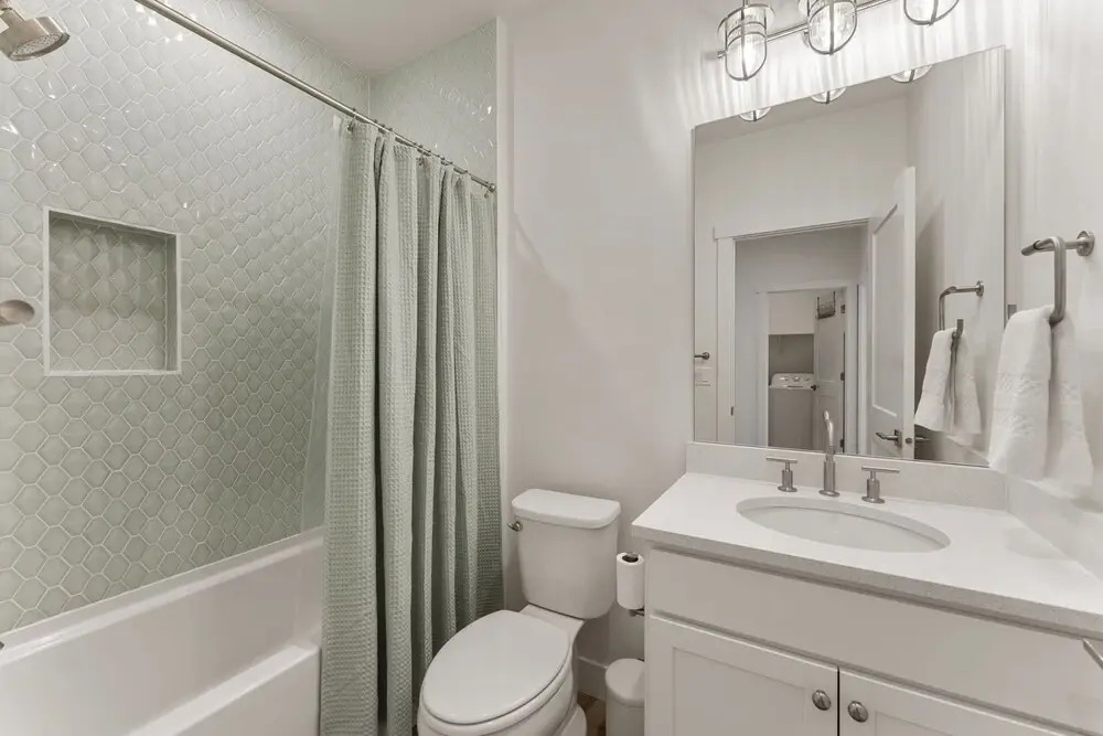 St. Gorgeous 3 Bedroom Condo