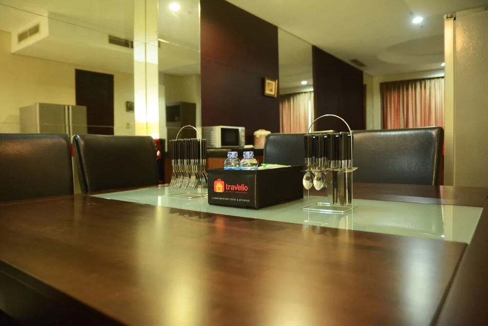 2 Bedrooms Pearl Garden by Travelio
