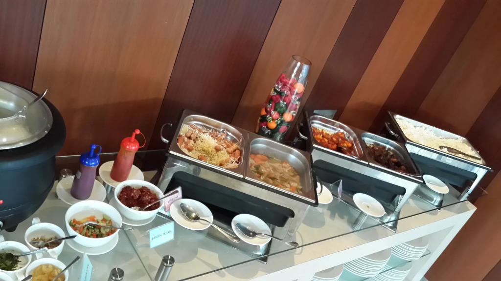 V Hotel Tebet