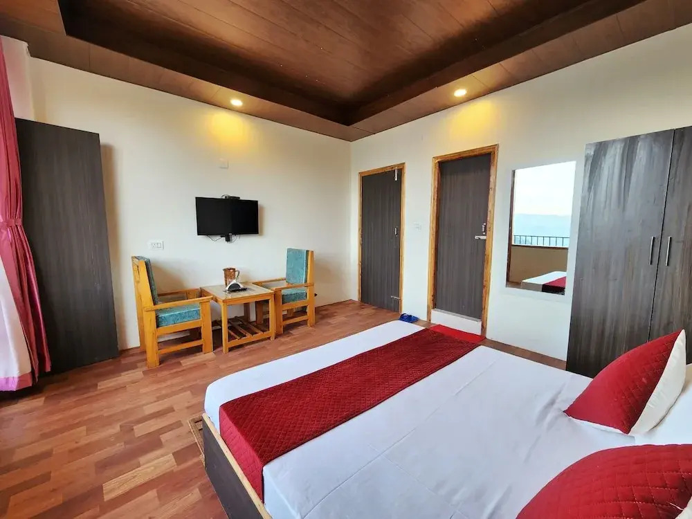 Hotel Royal Cedar Simla