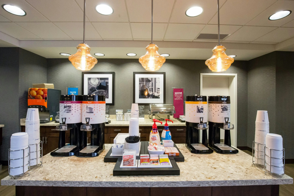 Hampton Inn & Suites - Pittsburgh/Harmarville, PA