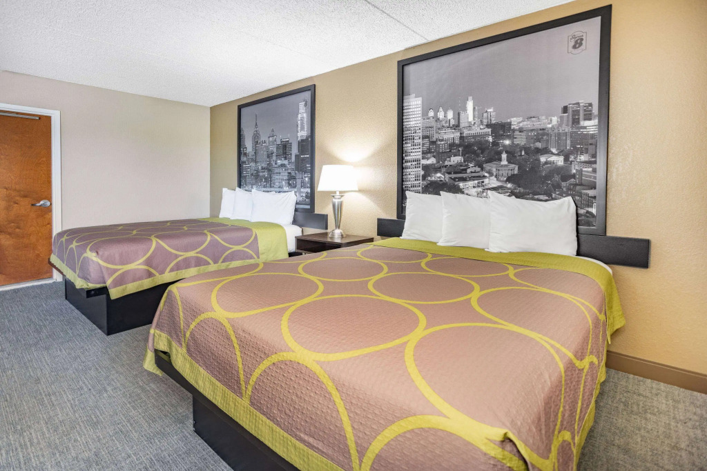 Super 8 by Wyndham Mount Laurel