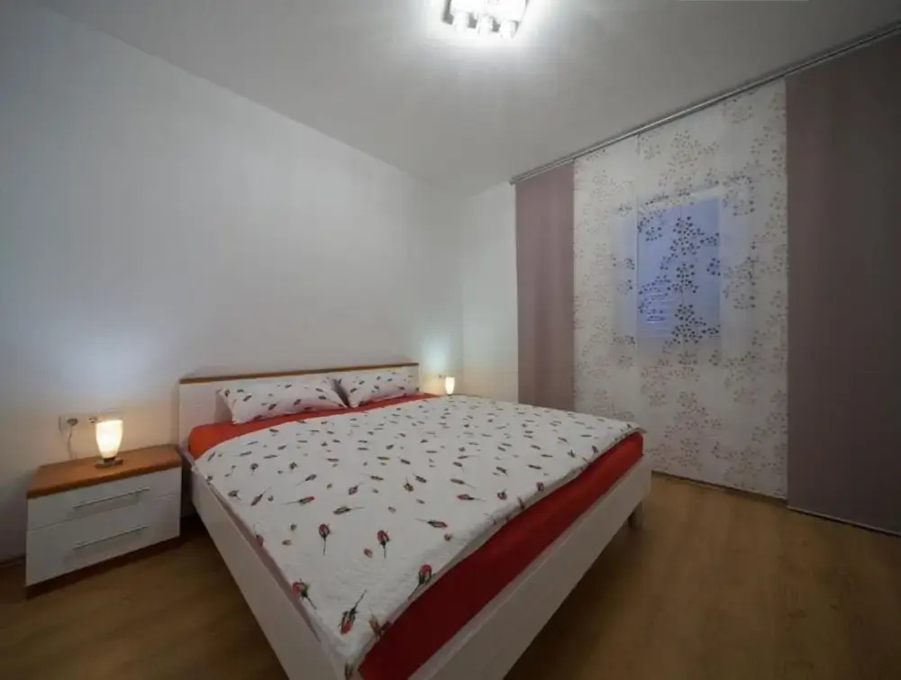 Ivy - Modern With Terrace - A1 Tulipan