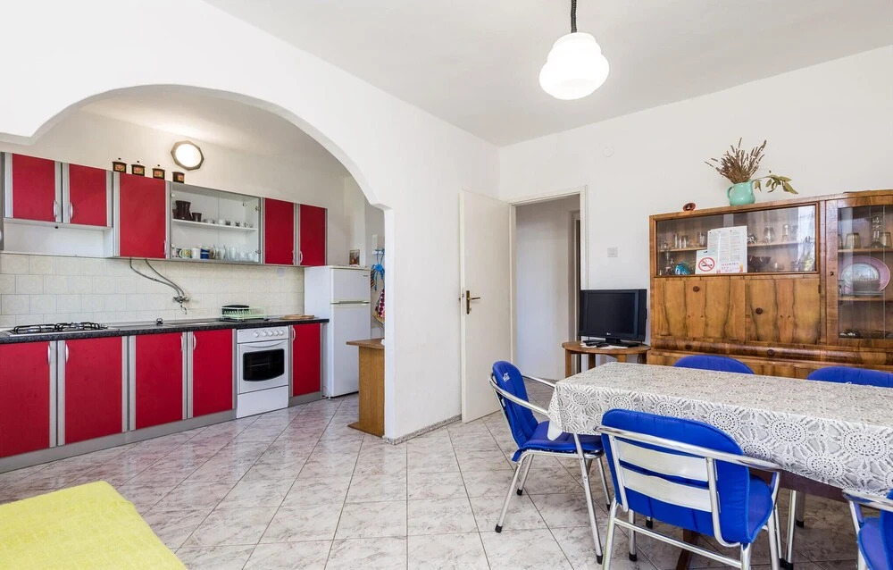 Nice Apartment in Bosana-pag With 3 Bedrooms and Wifi