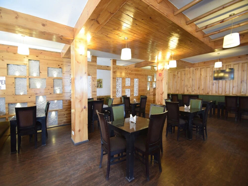 OYO 1430 Hotel Whispering Inn