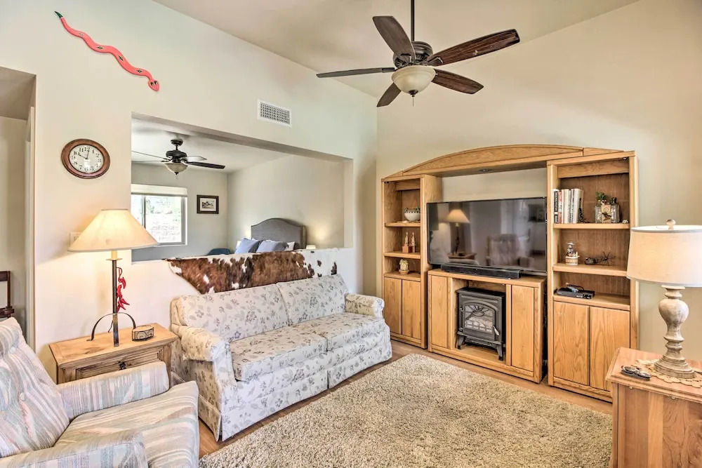 Lovely Tucson Home w/ Private Pool & Hot Tub!