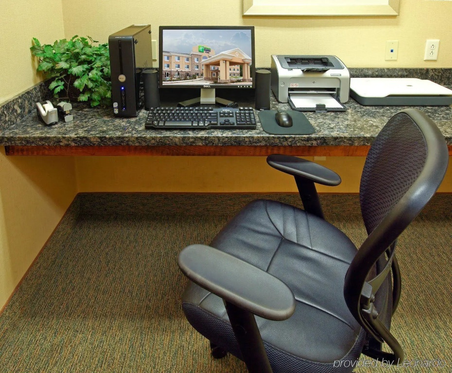 Holiday Inn Express & Suites Carthage by IHG