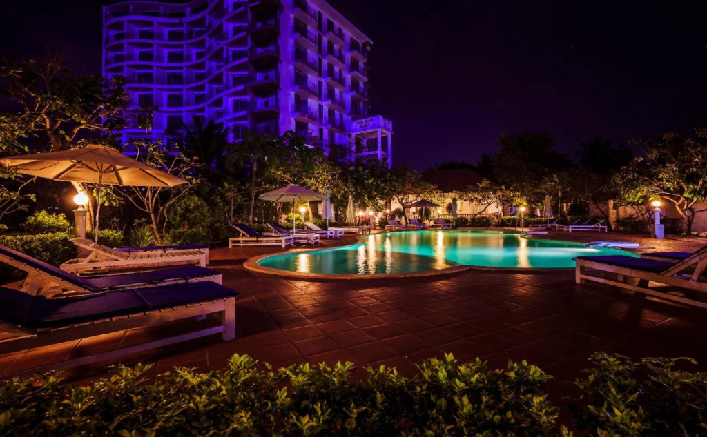 Paris Beach Resort
