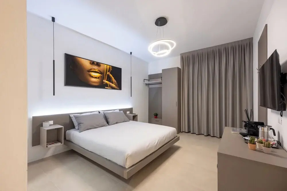Luxury Station Suite