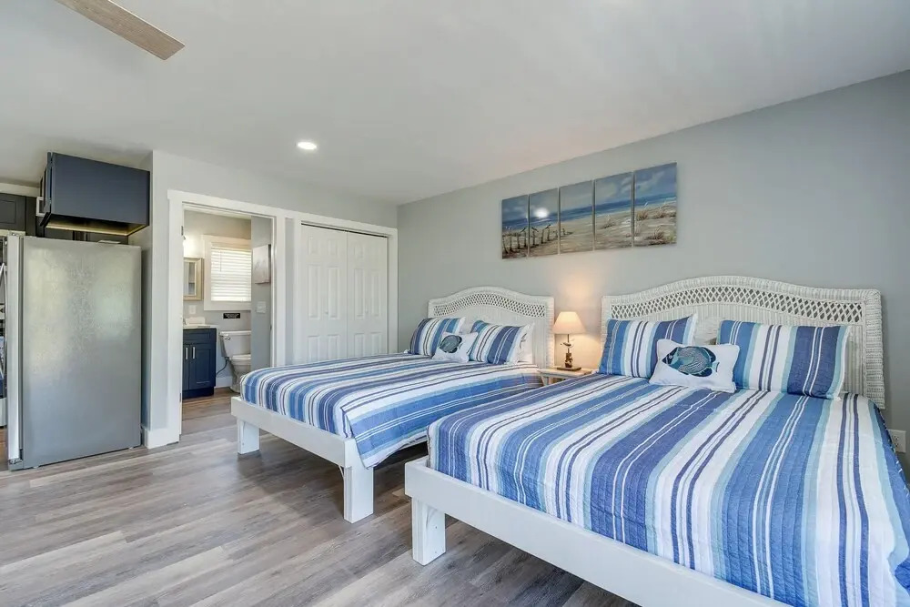 1 Mi to Beach & Pier! Chic Ocean Isle Studio