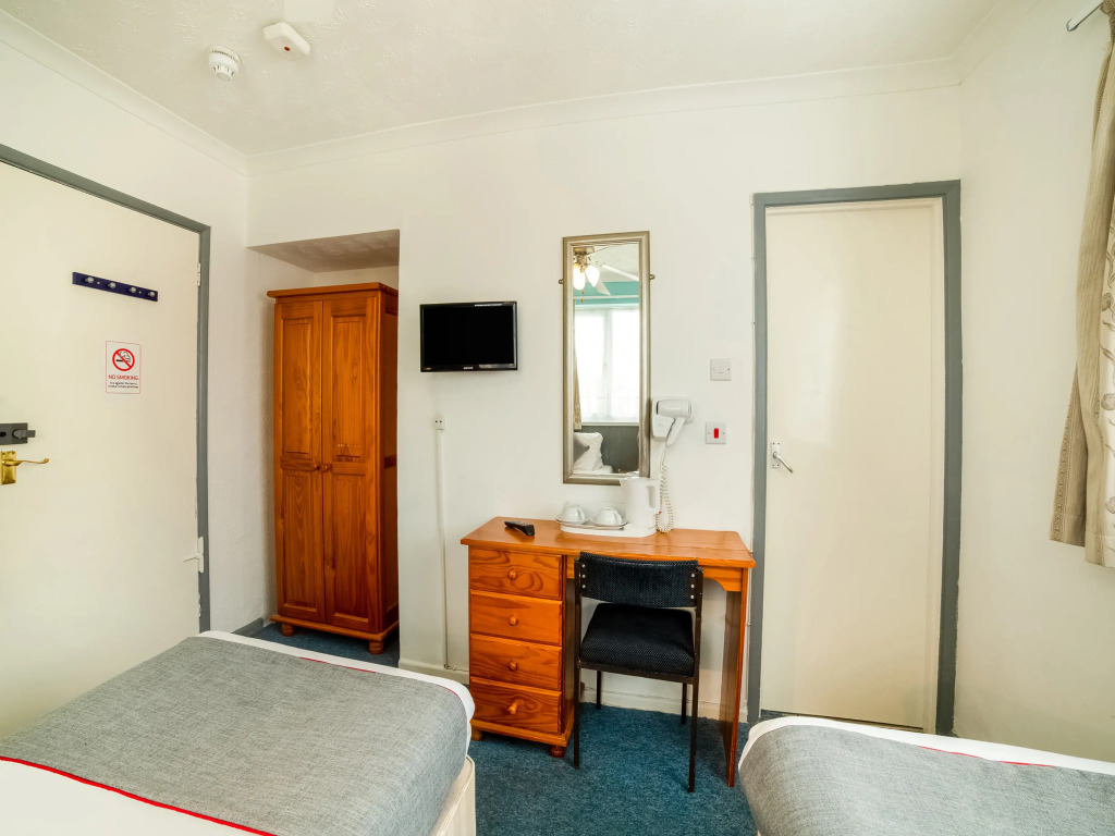 Marina Hotel - Isle of Wight