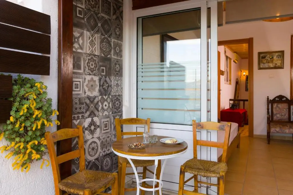[kritsa house]