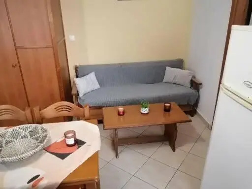 Samos House