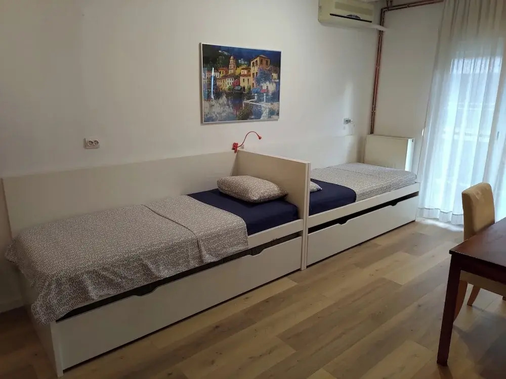 Apartment - Sleeps 5 - Parking - Balcony