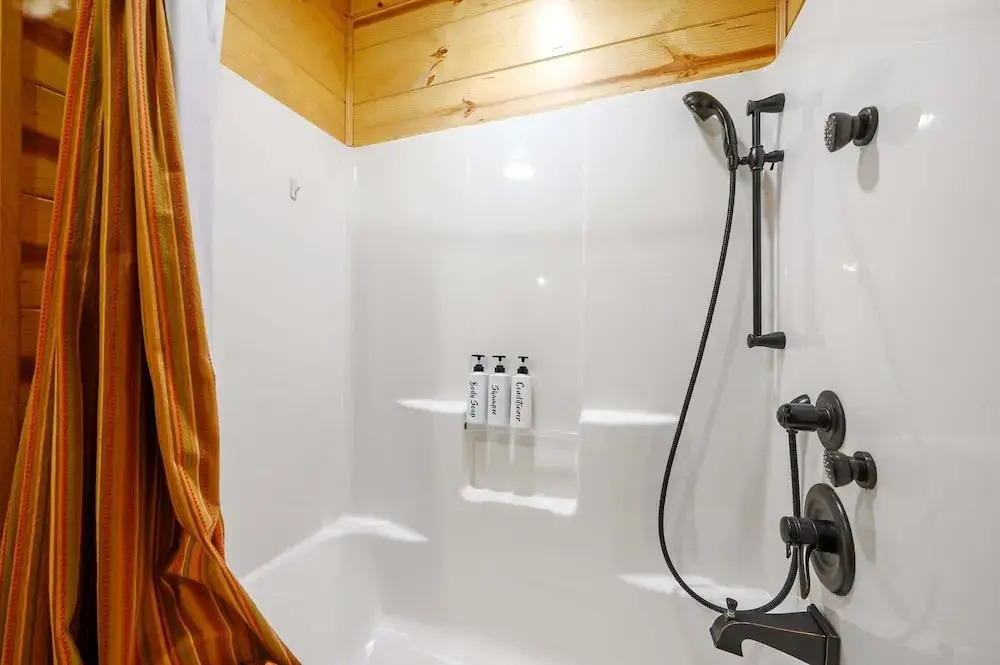 Summer Moon Lodge - For 8ppl