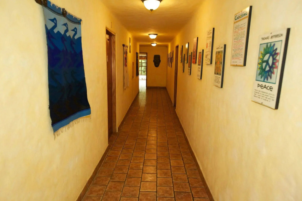 El Sano Banano Beachside Hotel